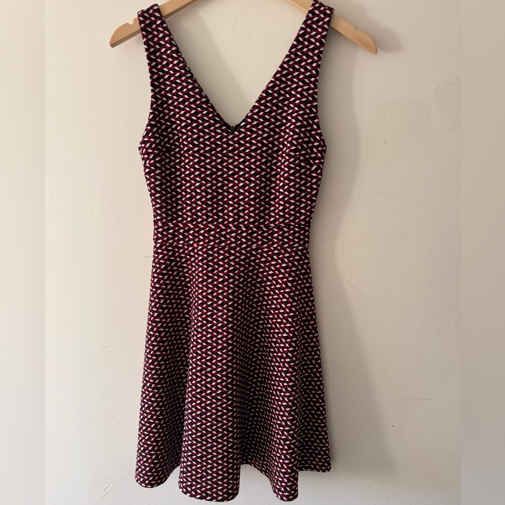 AQUA Red, Black, and White Fit & Flare A-Line V Neck Dress‎